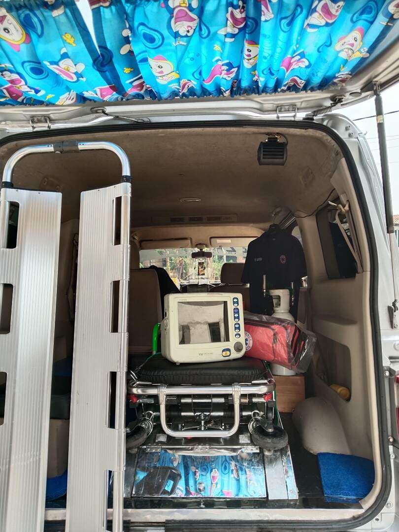 Peralatan Medis Penting dalam Ambulance Modern